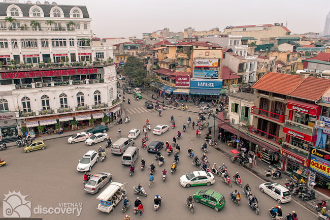 A busy Hanoi Old Quarter - Hanoi City Tours
