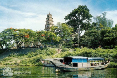 Boat trip on Perfume River to Thien Mu Pagoda - Hue tour
