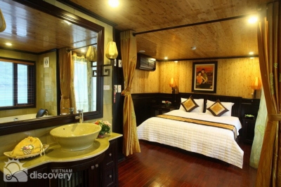 Junior Suite Double Cabin on Victory Star Cruise - Halong Bay