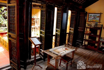 Ancient house in Ma May Street - Hanoi Old Quarter Tour