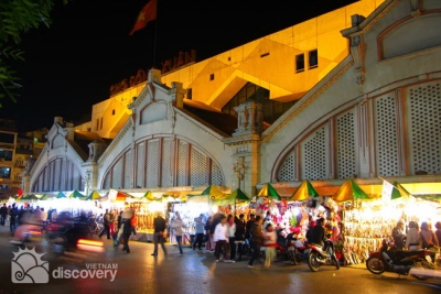 Dong Xuan market - Hanoi walking tour at night