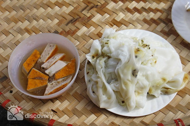 Banh Cuon in Thanh Tri Village - Hanoi City Tour