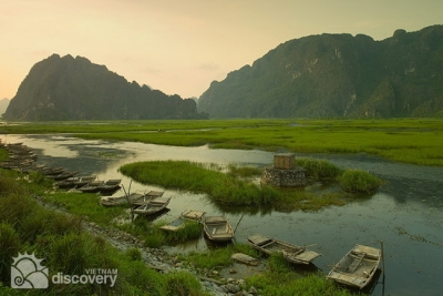 Rustic beauty of Van Long Lagoon in Ninh Binh - Short tour from Hanoi