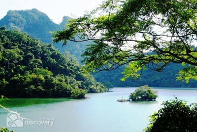 Travelling on Ba Be Lake in Bac Kan - Tours in Vietnam