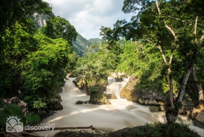 Dau Dang Waterfall in Ba Be National Park - Short trip from Hanoi