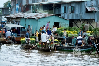 Cai Rang Floating Market in Can Tho - Mekong Delta Day Tour
