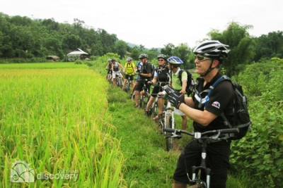 Cycling in Vu Linh Commune - Vietnam cycling tour
