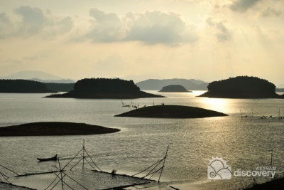 Pristine Thac Ba Reservoir in the sunrise - Northwest Vietnam Tours