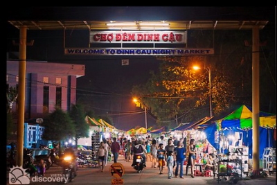 Dinh Cau Night market in Phu Quoc - Vietnam beach vacation
