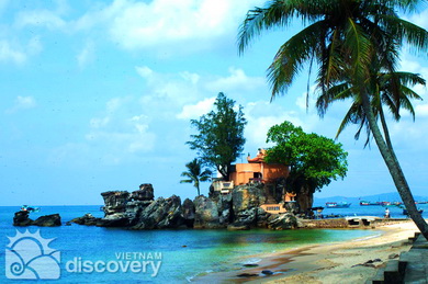 Dinh Cau Temple in Phu Quoc - Vietnam beach holidays