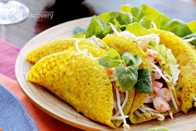 Vietnamese Pancakes Things to eat when traveling to Vietnam - Vietnam gourmet tour