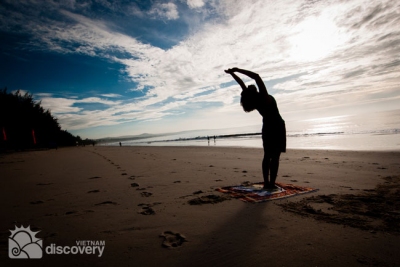 Breaking dawn in Mui Ne beach - Vietnam beach vacation