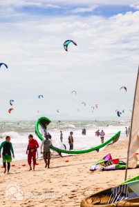 Interesting kite-surfing in Mui Ne - Mui Ne Tour in Vietnam