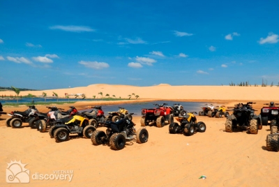 Beautiful white sand dunes in Mui Ne Tour