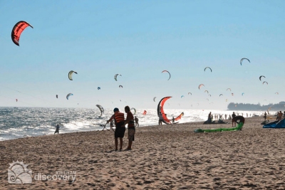 Kite-surfing in Mui Ne for Vietnam holidays