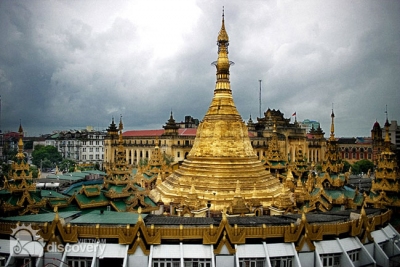 Famous Sule Pagoda - Myanmar tour from Vietnam