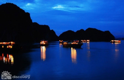 Halong Bay by night - Halong tours and cruises
