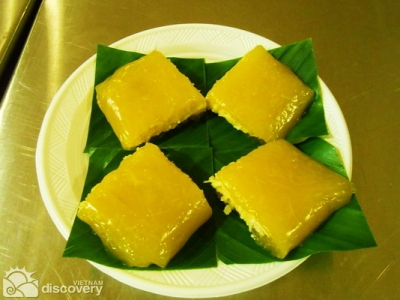 Phu The Cake Hanoi famous specialty - Vietnam gourmet tour