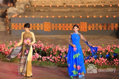 Ao Dai Show in Festival Hue - Hue travel guide