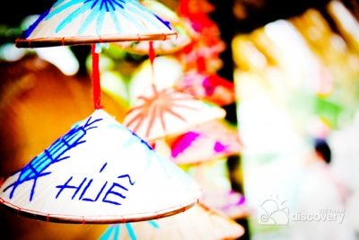 Conical hat in Hue night market 2014 - Travelling to Hue