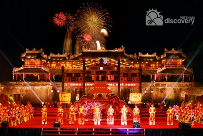 Royal Court Music Performance Hue Festival 2014 - Travelling to Hue