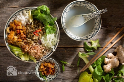 Mussel Rice Hue specialty - Things to eat when travel to Hue