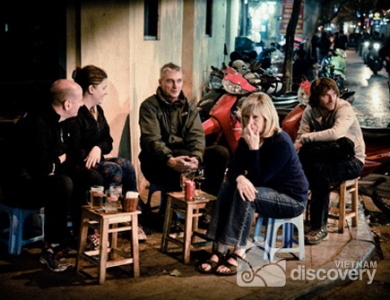 Bia Hoi Ta Hien walking street - Things to do in Hanoi