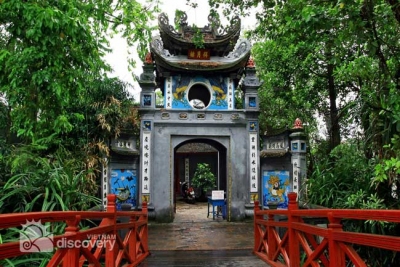Ngoc Son temple free admission during Tet - Hanoi city tour