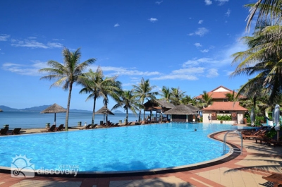 Outdoor swimming pool in a resort in Hoi An - Hoi an beach vacation