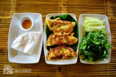 Local meal with Hoi An specialty  - things to do in Hoi An