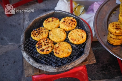 Green bean cake Hoi An street food biking tour in one day