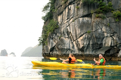 Fantastic kayaking in Halong Bay - Halong tours