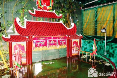 Mini-home theater for water puppets - day tour in Hanoi